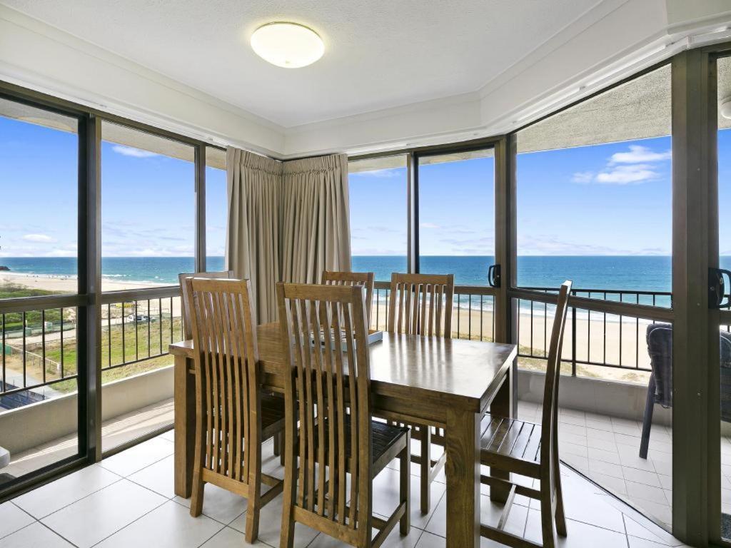 Surfside Court - Hosted By Burleigh Letting Apartment Gold Coast Exterior foto