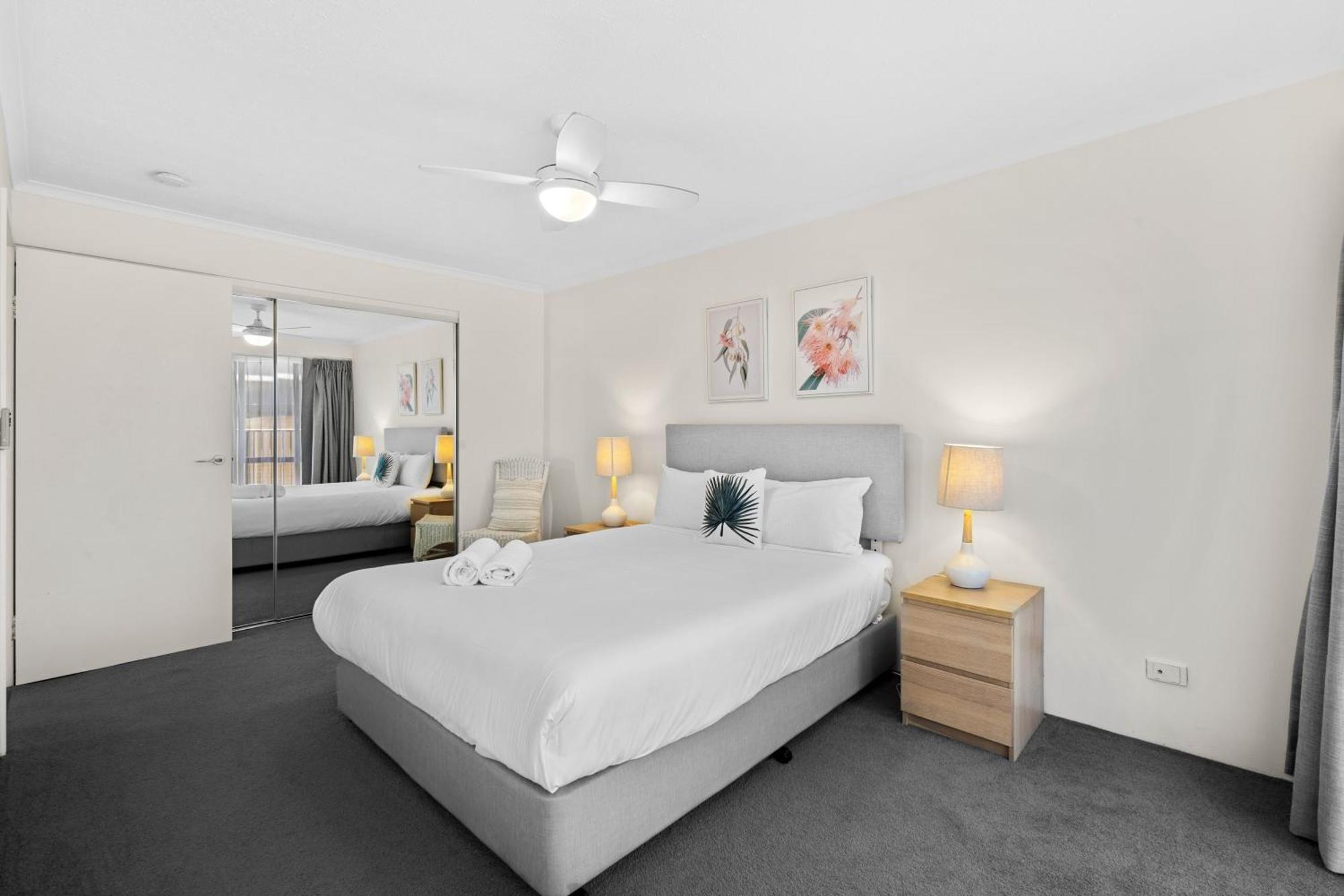 Surfside Court - Hosted By Burleigh Letting Apartment Gold Coast Exterior foto